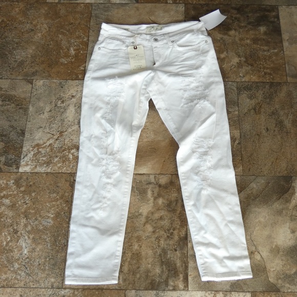 Lucky Brand Mid Rise Sienna Slim Boyfriend Jeans - Picture 4 of 8